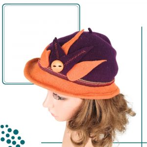 chapeau mauve et orange en feutre souple